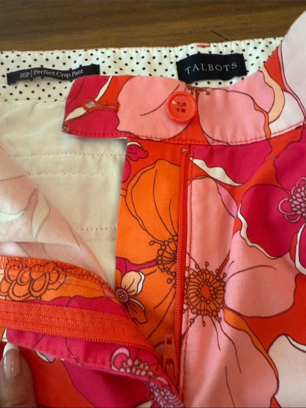NWOT-Talbots Floral Capris in Pink, Orange and Red Size 16P - Picture 9 of 12